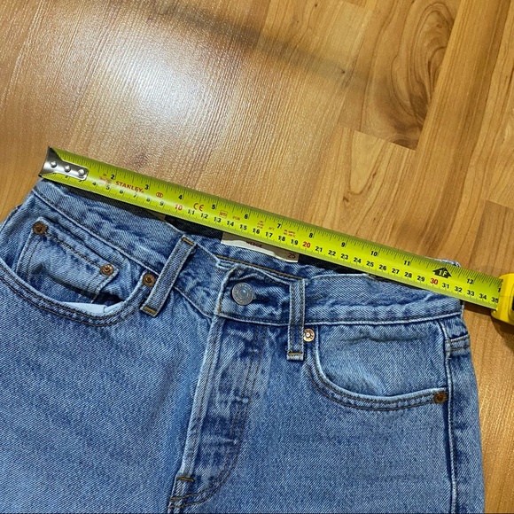 LEVIS WEDGIE RIPPED SIZE 25 FIT LIKE SIZE 24 - Picture 6 of 6